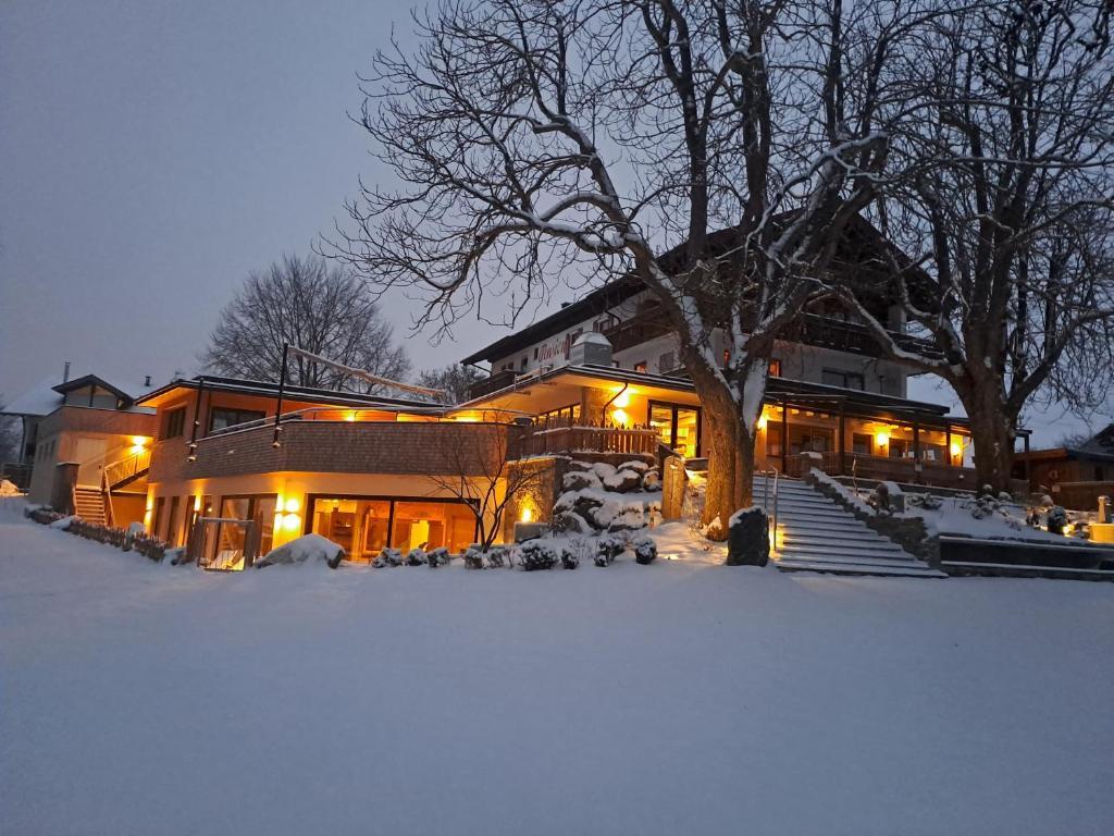 Hotel-Pension Seebad "Seegenuss-Natur-Spa" Sulzberg Exteriör bild